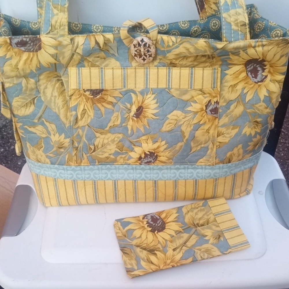 Sunflower Design Baby Gym Bag Purse Tote Carry-All With Handles & Matching Case - Picture 11 of 16